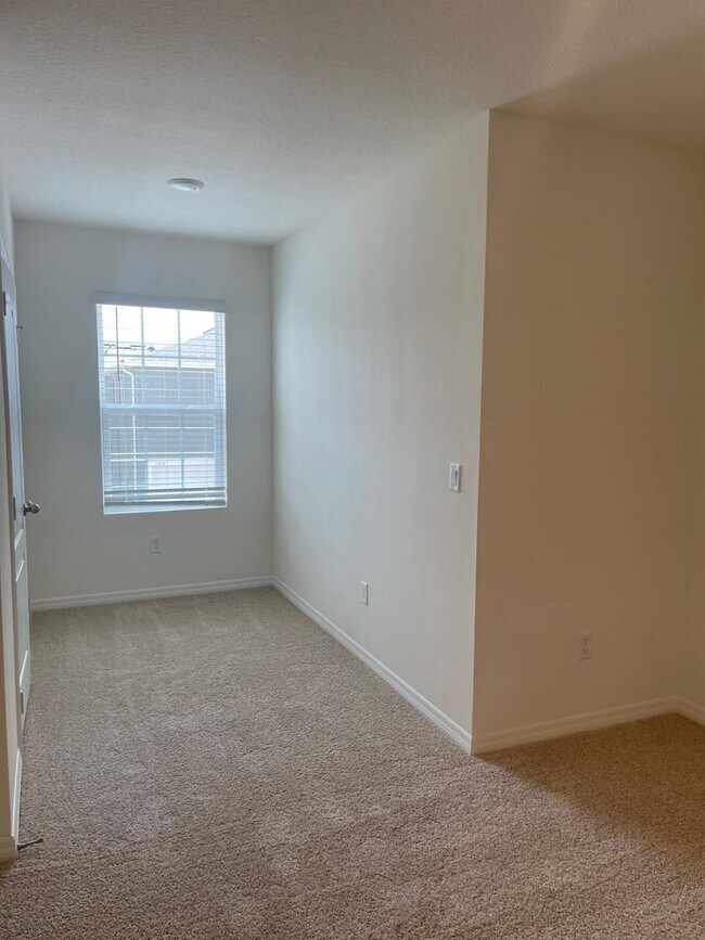 Building Photo - 1249 Yellow Finch Dr