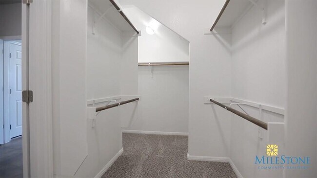 Building Photo - 368 Rend Dr