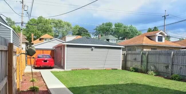 Building Photo - 4155 N Marmora Ave