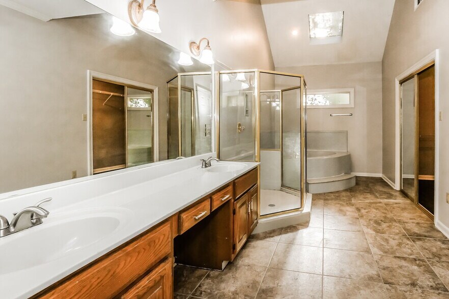 Building Photo - 2279 Hickory Path Dr