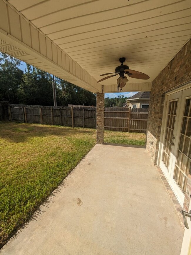 Building Photo - 115 Suncrest