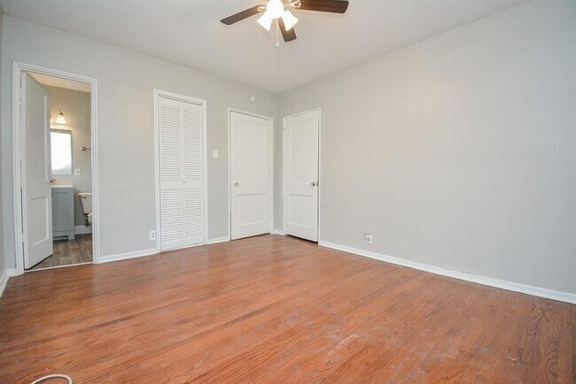 Building Photo - 2718 Wroxton Rd