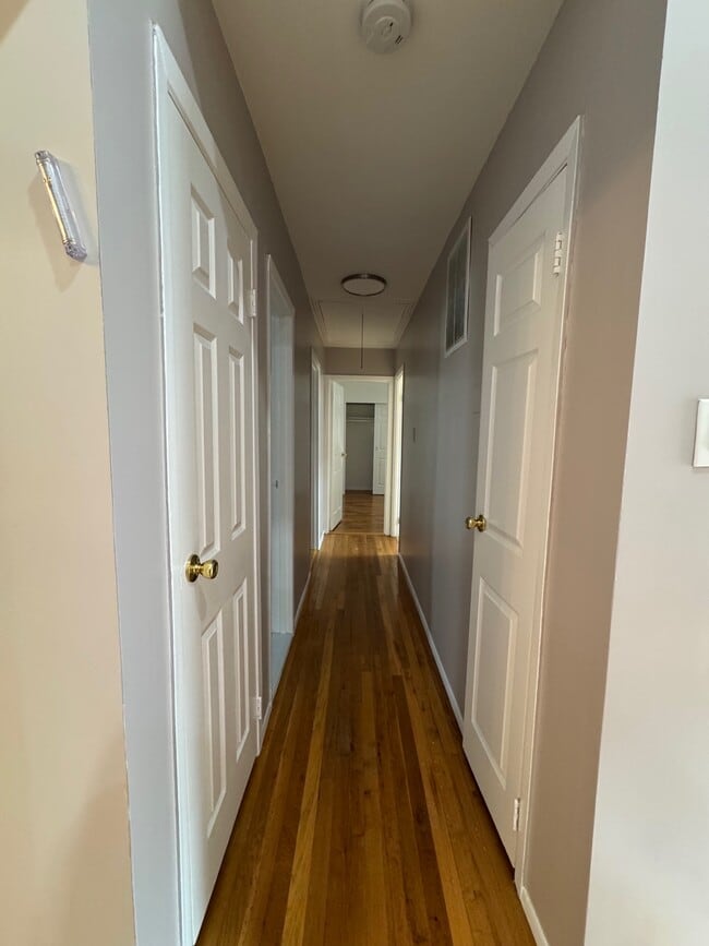 Building Photo - 1206 Rockland Ave