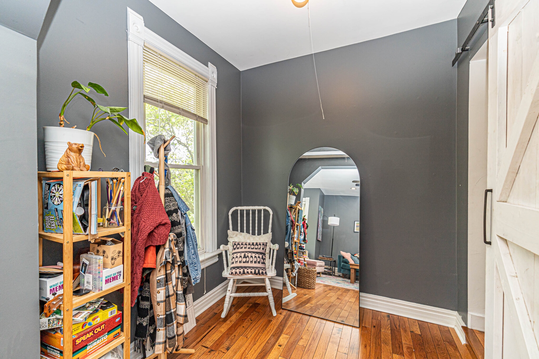 Living room/den - 2526 N Rockwell St