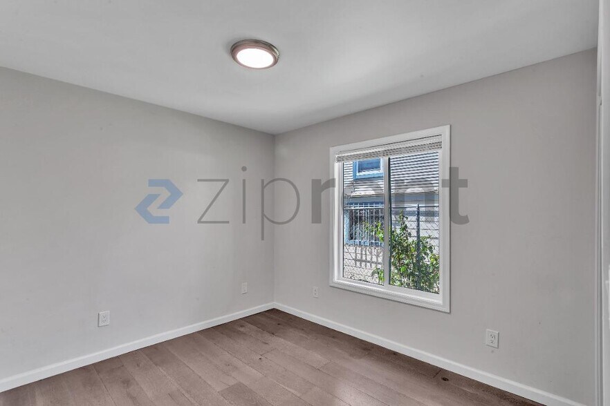 Building Photo - Unit #2273