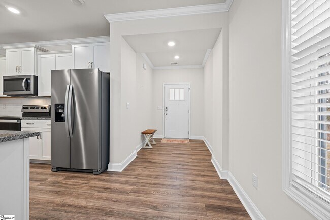 Building Photo - 218 Reynard Trl