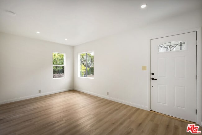 Building Photo - 1720 N Ave 45