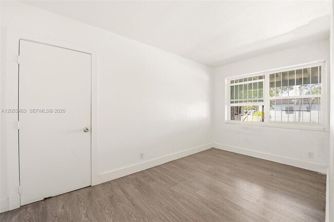 Building Photo - 7410 NW Miami Pl