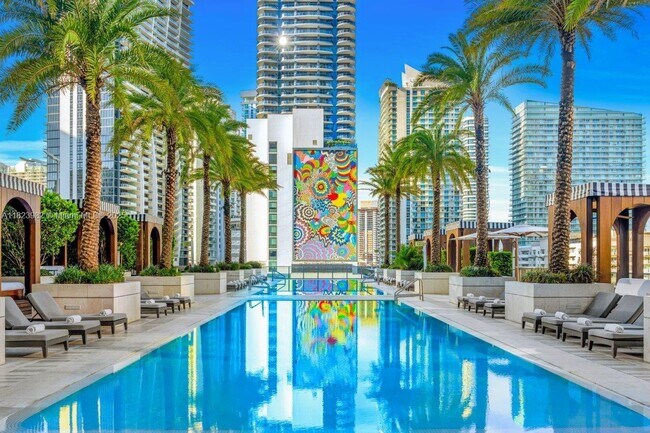 Building Photo - 801 S Miami Ave