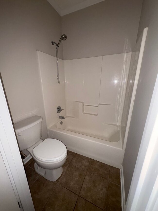 Building Photo - Cotton Creek!!!