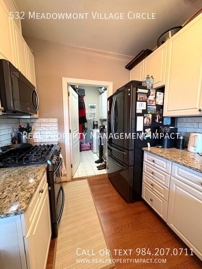 Building Photo - 532 Meadowmont Village Cir