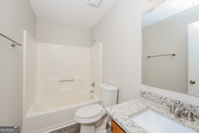 Building Photo - 3135 Revere Cir