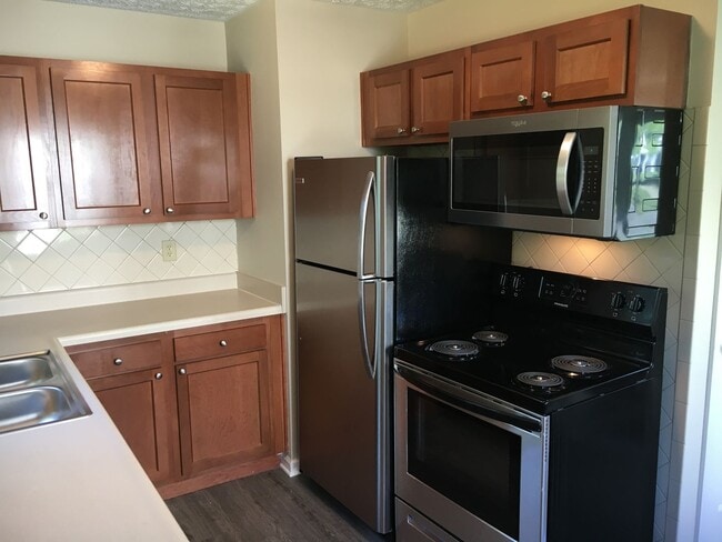 Building Photo - **2-BEDROOM HOME IN NORTH COLUMBUS!!**
