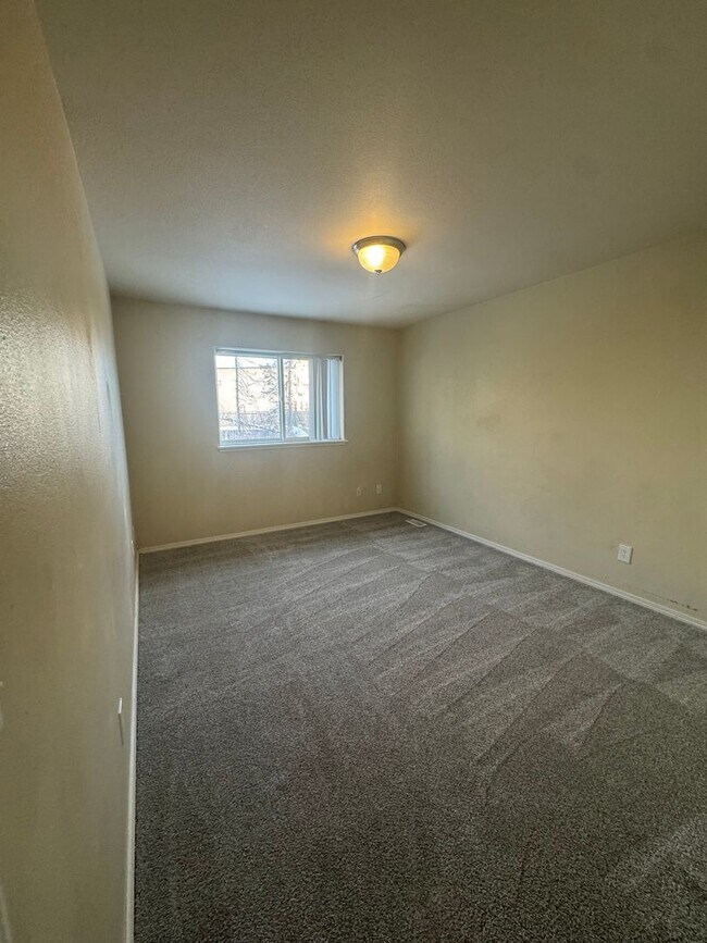 Building Photo - 6345 Whispering Loop