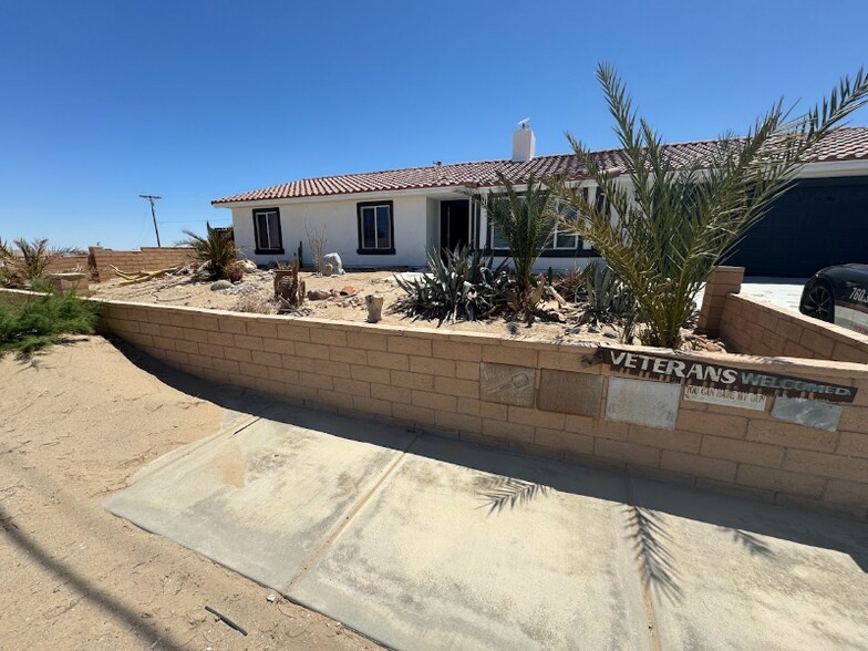 Primary Photo - 1505 N Marina Dr