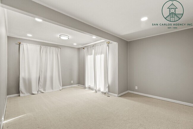 Building Photo - Spacious Three Bedroom Home in Country Club Area of Pebble Beach