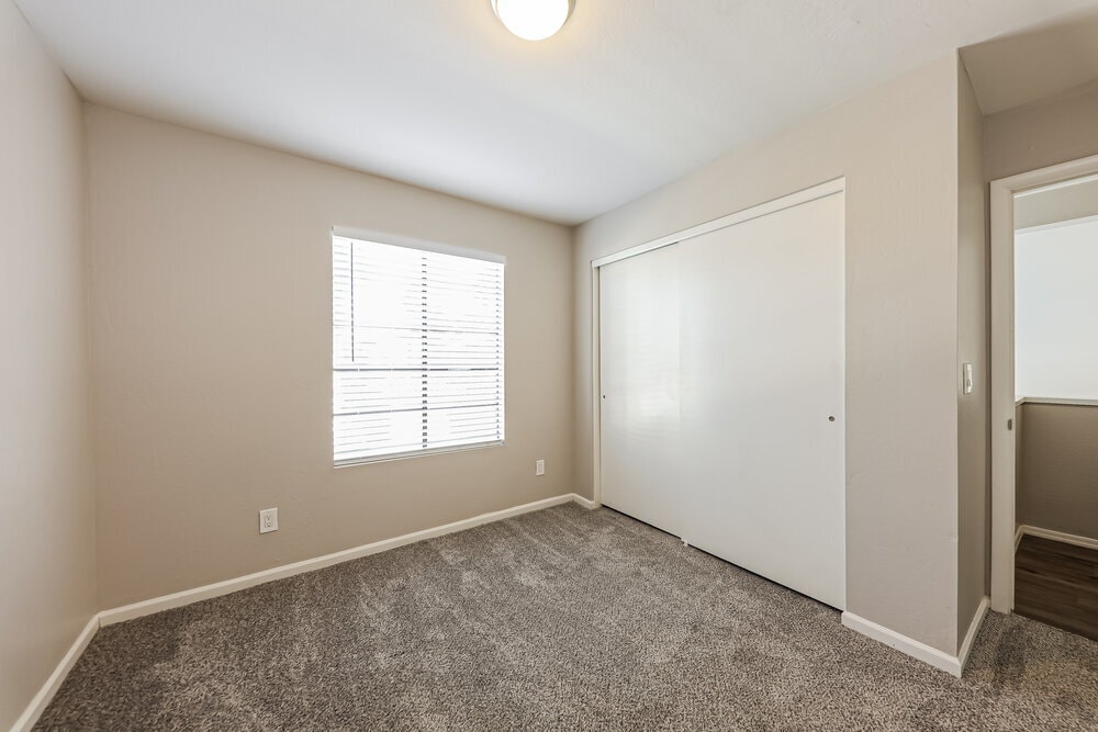 Building Photo - 4533 E Annette Dr