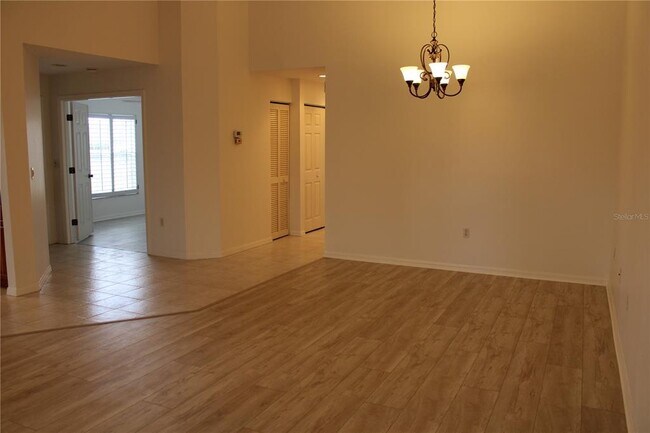 Building Photo - 1702 Fairway Trce