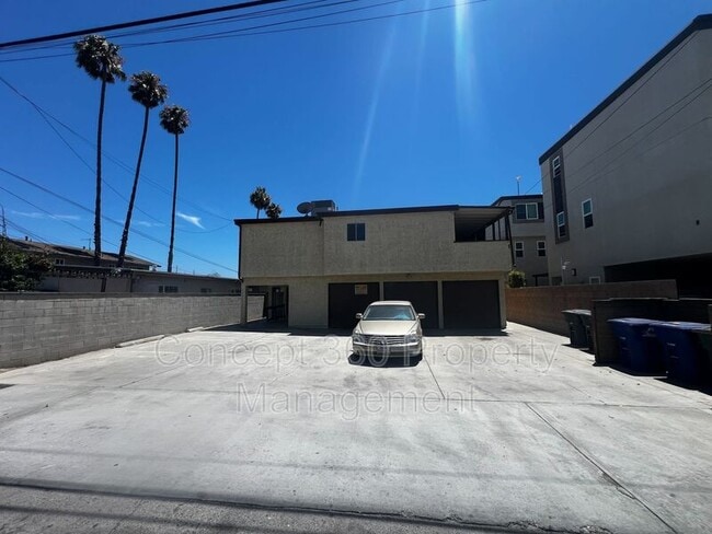 Building Photo - 4087 Farquhar Ave