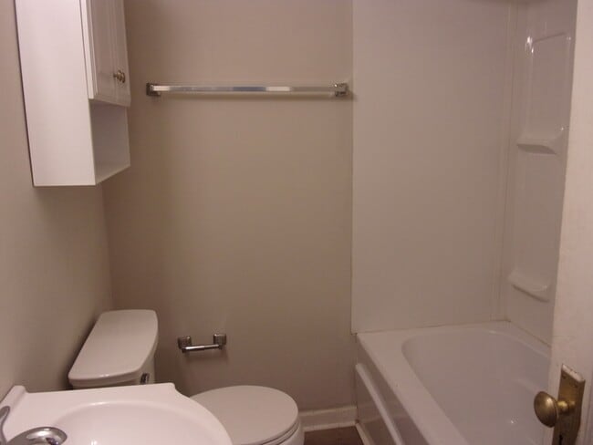 Building Photo - 801 Arlington Ave