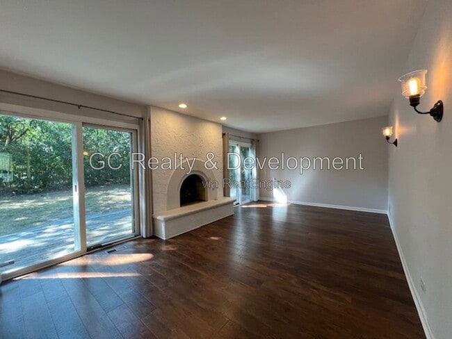 Building Photo - 3148 Cottonwood Ct