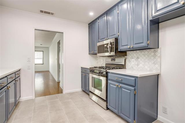Building Photo - 6437 Rosemont Ave