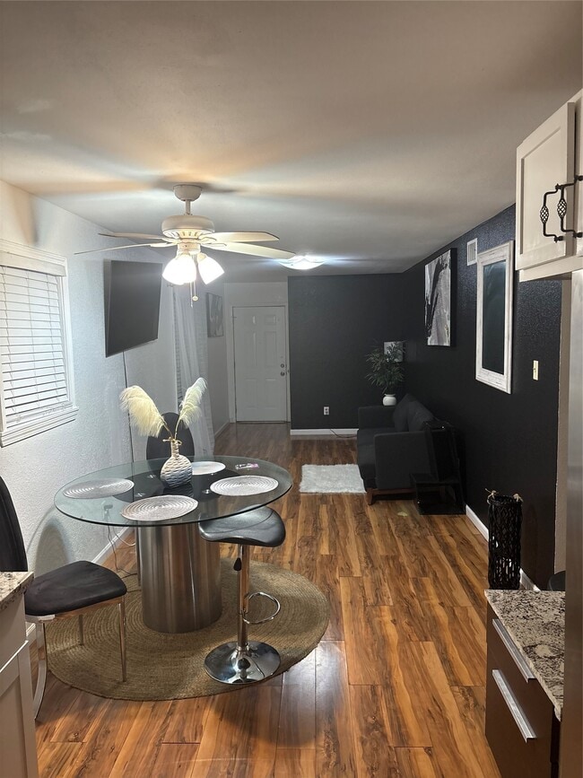 Building Photo - 2201 Nettleton St