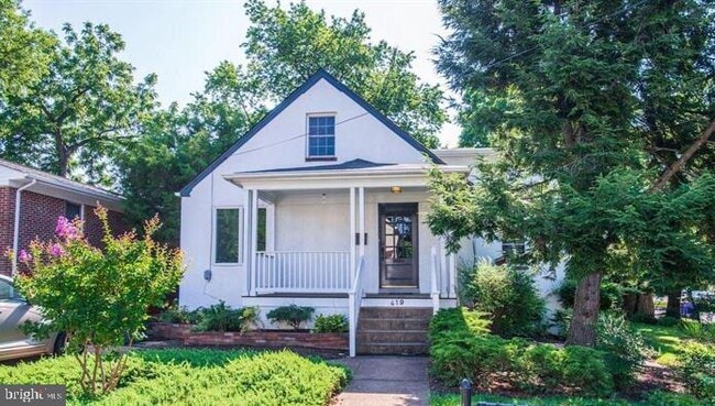 Primary Photo - 419 S Barton St