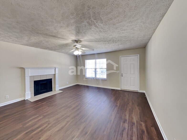 Building Photo - 2825 Islington Dr