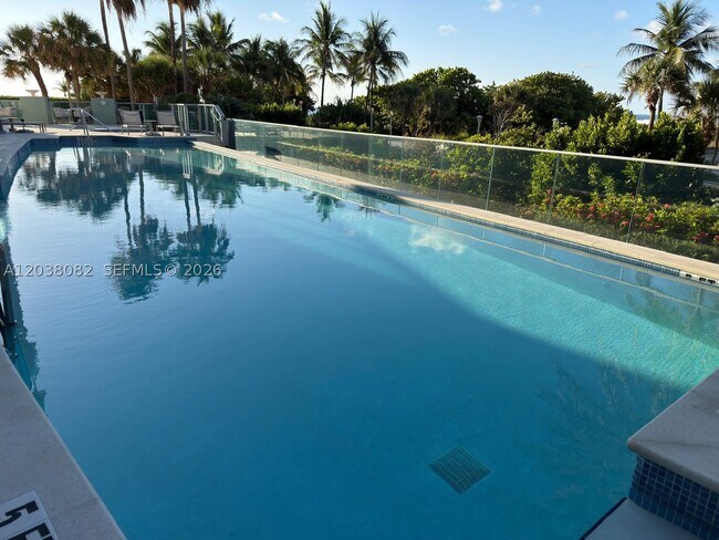 Building Photo - 1455 Ocean 902