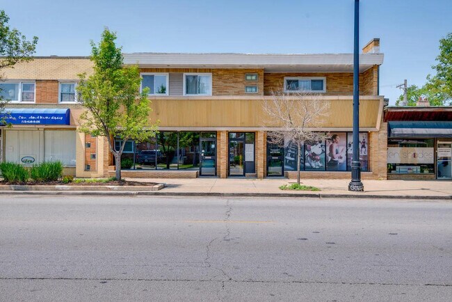 Building Photo - 8136 S Kedzie Ave
