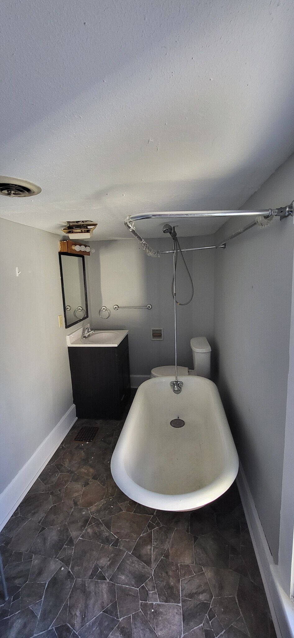 Building Photo - 315 S Maple St