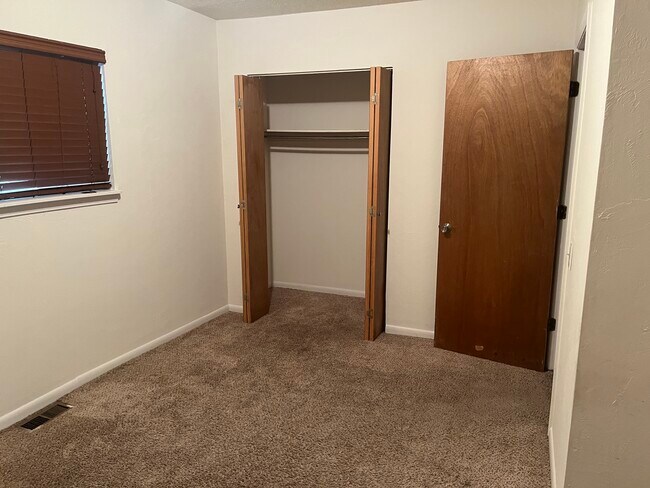 Back bedroom closet and entrance - 1013 Arizona Ave