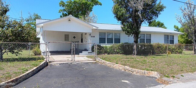 Building Photo - 648 N 9th Plaza