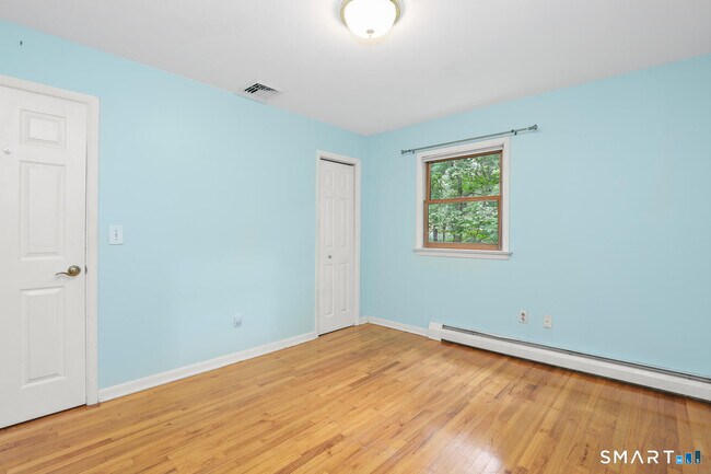 Building Photo - 122 Deforest Rd