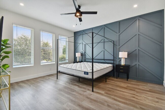 Building Photo - Luxurious 3 Bedroom Condo with Spacious Layout and Prime Location in Tampa, FL!