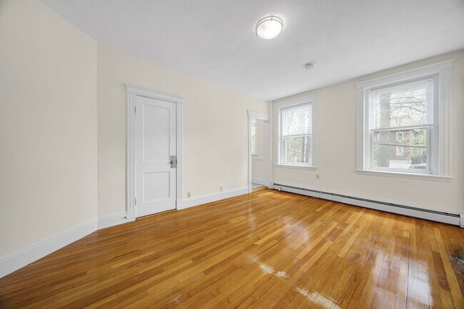 Building Photo - 82 Brainerd Rd