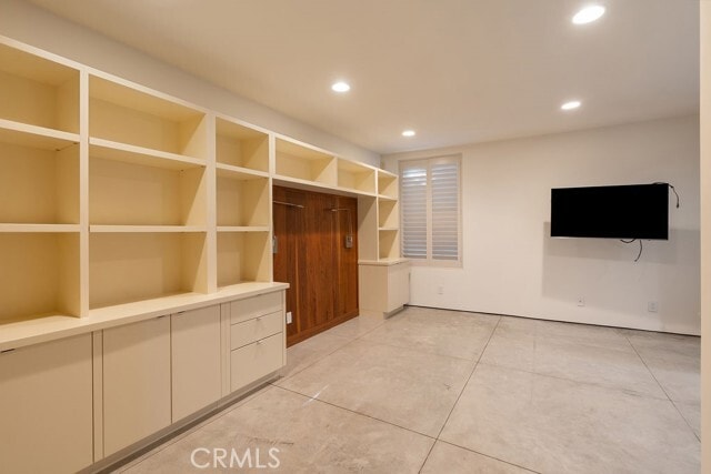 Building Photo - 920 Skyline Dr