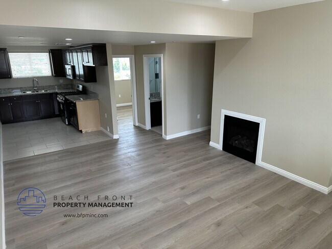 Building Photo - 5842 & 5844 Quinn St.