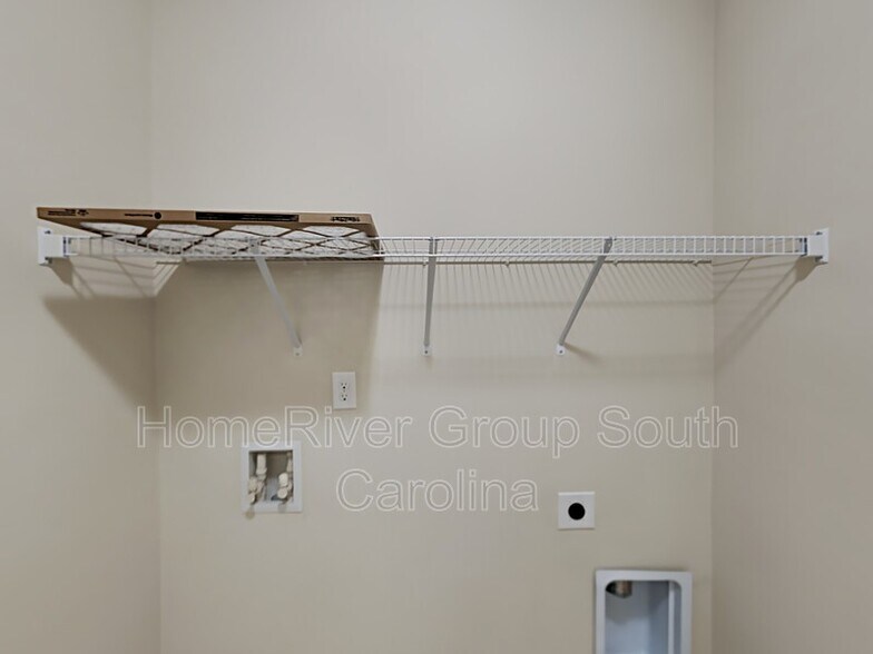 Building Photo - 141 Crimson Queen Dr