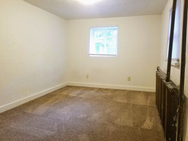 Building Photo - Super Spacious Three Bedroom on Bates Street! Deck & Patio! Washer & Dryer Included! Call Today!
