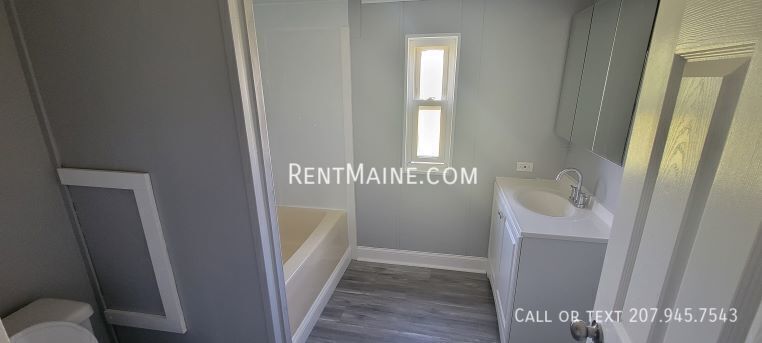 Building Photo - 98 Park Dr