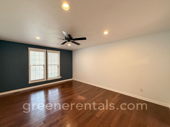 Building Photo - Beautiful 4BD/2.5BA West Olympia Home in Quiet Neighborhood
