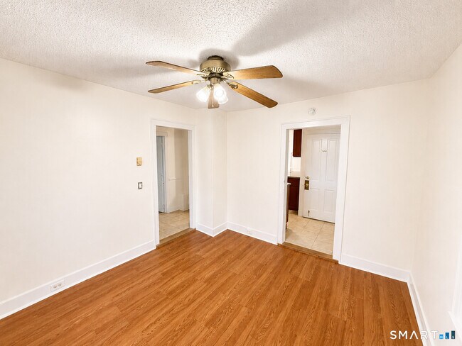 Building Photo - 64 Bannon St
