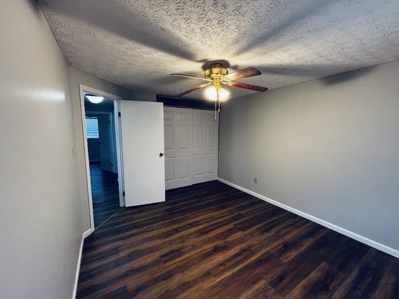 Building Photo - 3333 Chetwood Pl