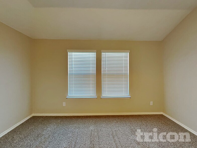 Building Photo - 3323 Hawkins Dr