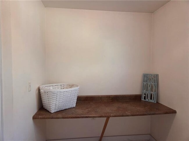 Building Photo - 111 Saddle Brook Cir
