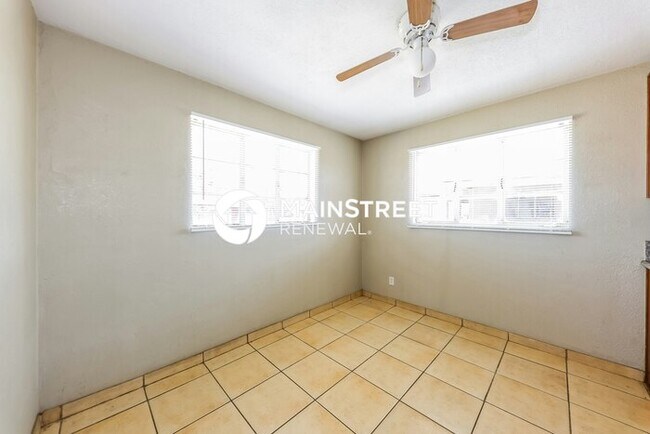 Building Photo - 3 Bedroom Pet-Friendly Home in Phoenix, AZ with Main Street Renewal