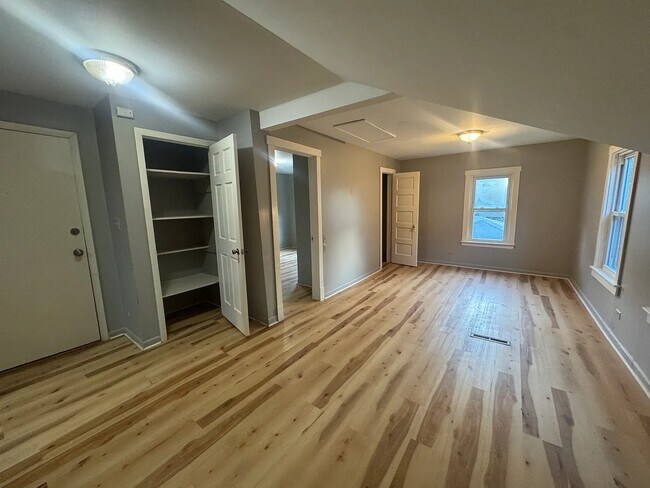 Building Photo - 2030 Dodge Ave