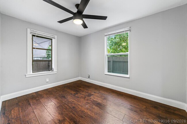 Building Photo - 645 NE 38th St